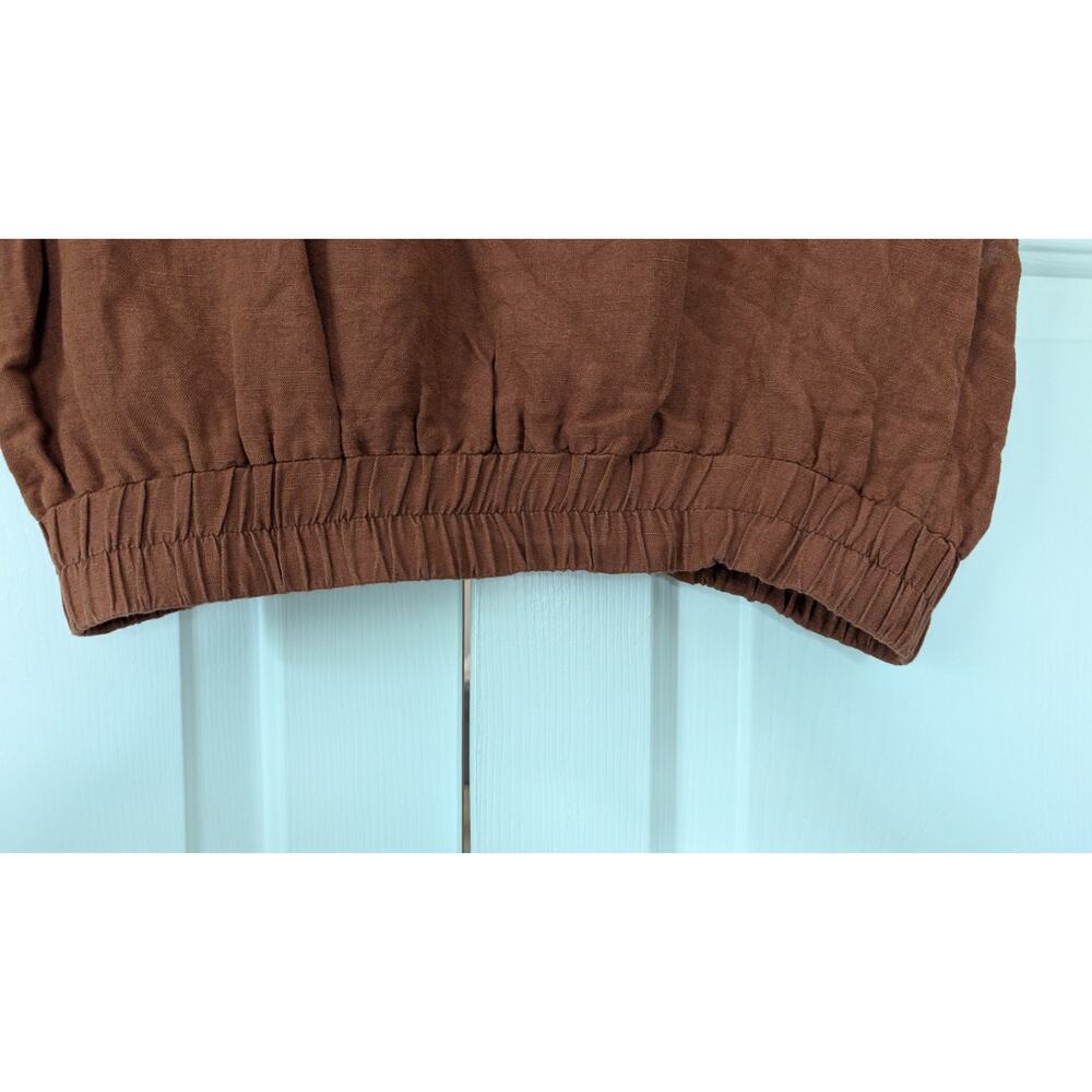 Elan Sleeveless Line Blend Boatneck Cropped Top - Picture 4 of 5